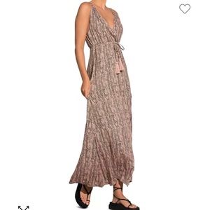 Elan V neck tie back maxi dress. Size medium. Pink and brown